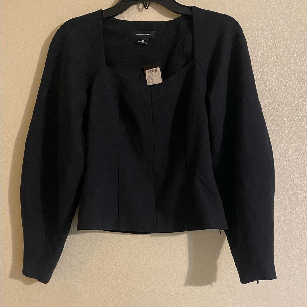 Wome’s Square Neck Sculptural Long Sleeve Top. Black.